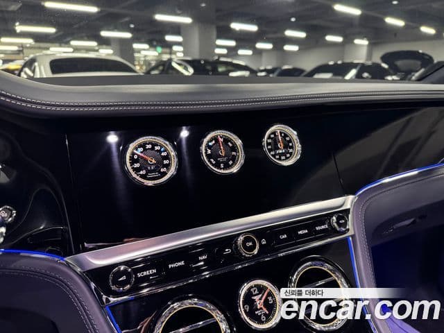 Bentley Continental GT 2023 — Şəkil 11/18