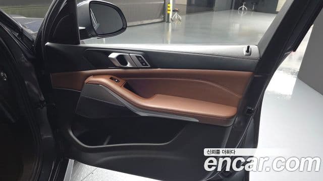 BMW X5 2022 — Photo 9/32
