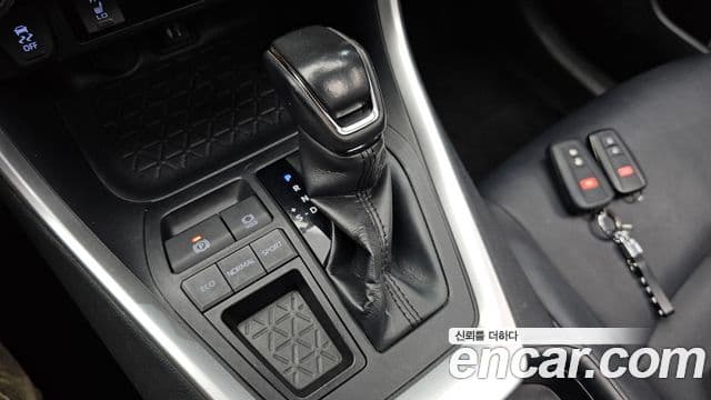Toyota RAV4 2019 — ფოტო 9/20