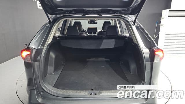 Toyota RAV4 2019 — ფოტო 20/20