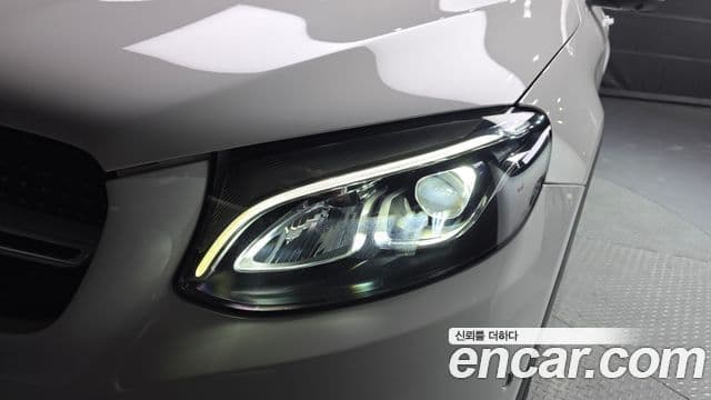 Mercedes-Benz GLC-Class 2019 — Şəkil 10/32
