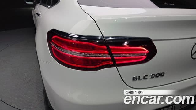 Mercedes-Benz GLC-Class 2019 — Şəkil 2/32