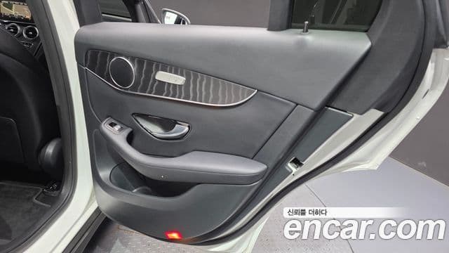 Mercedes-Benz GLC-Class 2019 — Şəkil 13/32