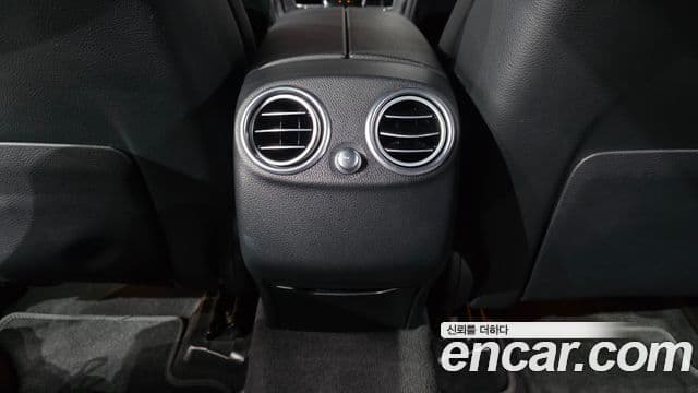 Mercedes-Benz GLC-Class 2019 — Şəkil 26/32