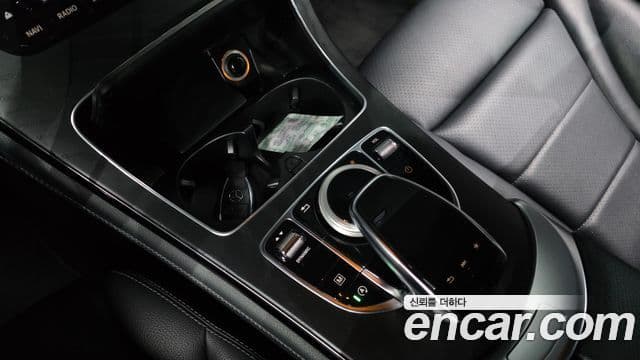Mercedes-Benz GLC-Class 2019 — Şəkil 20/32