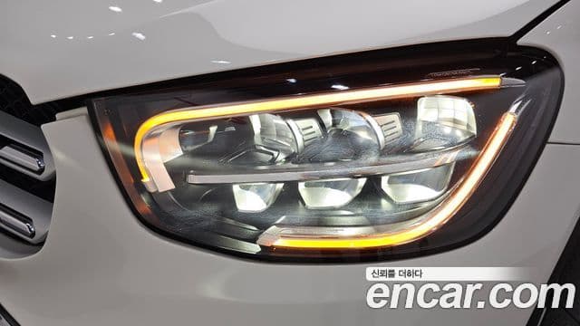 Mercedes-Benz GLC-Class 2021 — Photo 1/36