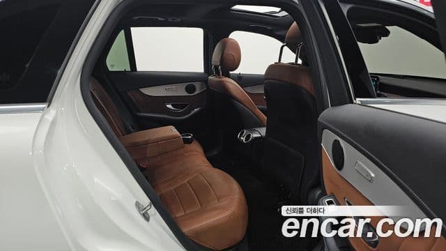 Mercedes-Benz GLC-Class 2021 — Photo 15/36