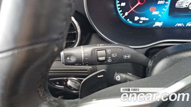 Mercedes-Benz GLC-Class 2021 — Photo 17/36