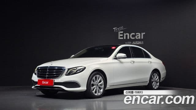 Mercedes-Benz E-Class 2018 — ფოტო 1/20