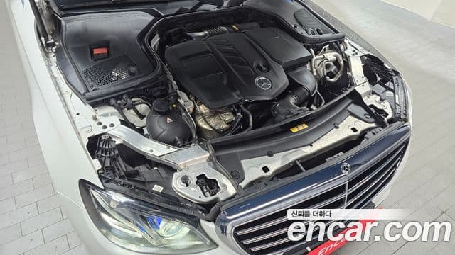 Mercedes-Benz E-Class 2018 — ფოტო 6/20