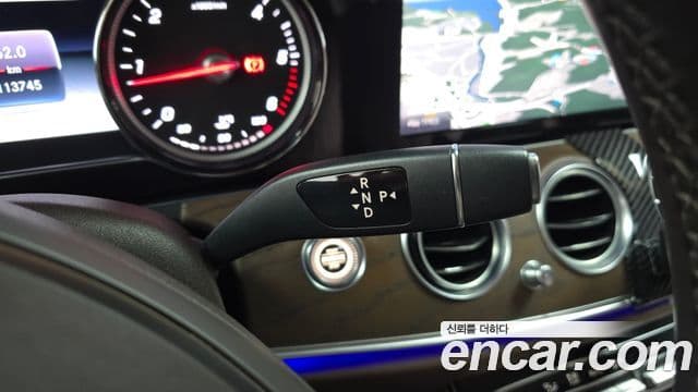 Mercedes-Benz E-Class 2018 — ფოტო 9/20