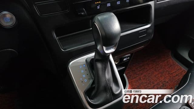 Hyundai Staria 2021 — Şəkil 9/20