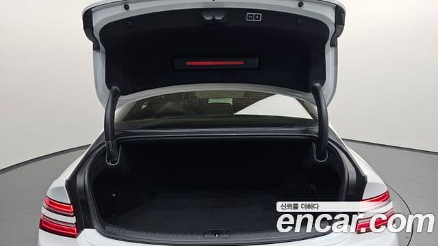 Genesis Electrified G80 2020 — ფოტო 16/20