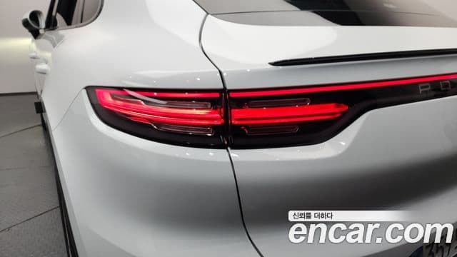 Porsche Cayenne 2020 — Photo 12/36