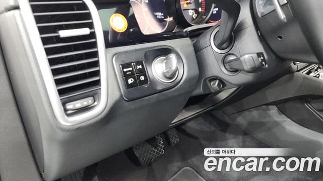 Porsche Cayenne 2020 — Photo 5/36
