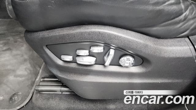 Porsche Cayenne 2020 — Photo 27/36