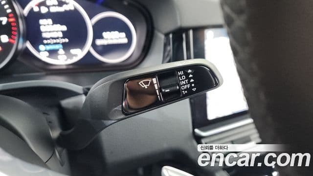 Porsche Cayenne 2020 — Photo 1/36