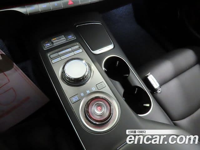 Genesis GV70 2023 — ფოტო 12/20