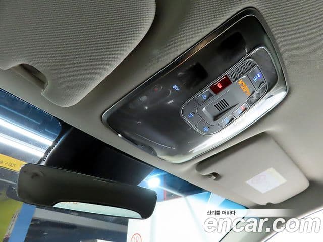 Genesis GV70 2023 — ფოტო 16/20