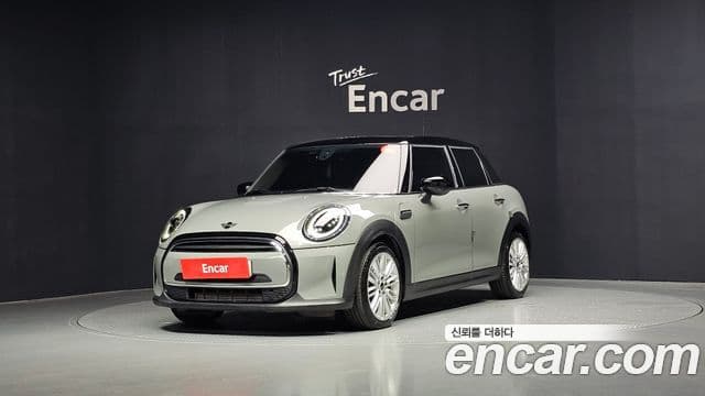 Mini Cooper 2021 — ფოტო 20/20
