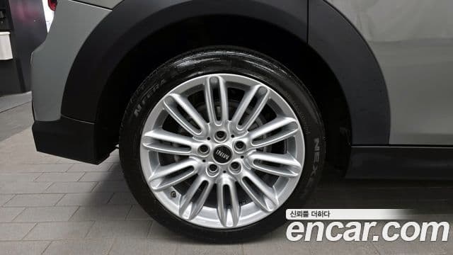 Mini Cooper 2021 — ფოტო 4/20