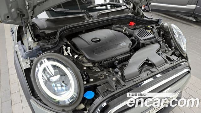 Mini Cooper 2021 — ფოტო 5/20