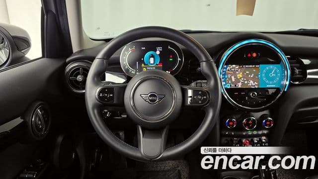 Mini Cooper 2021 — ფოტო 13/20