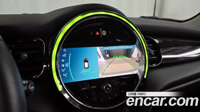 Mini Cooper 2021 — ფოტო 14/20