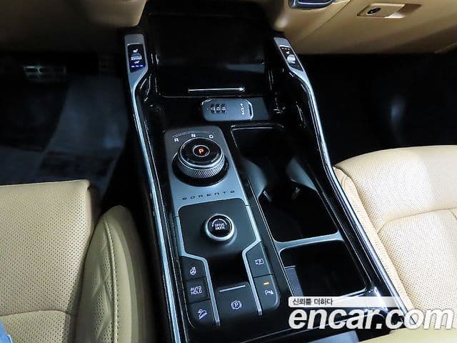 Kia Sorento 2022 — ფოტო 8/20
