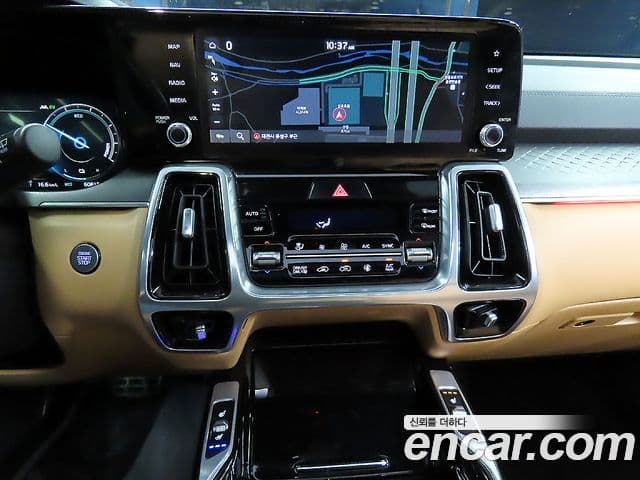 Kia Sorento 2022 — ფოტო 16/20