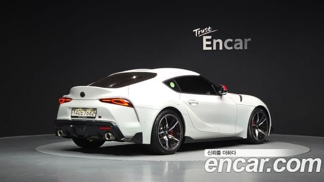 Toyota Supra 2020 — ფოტო 2/20