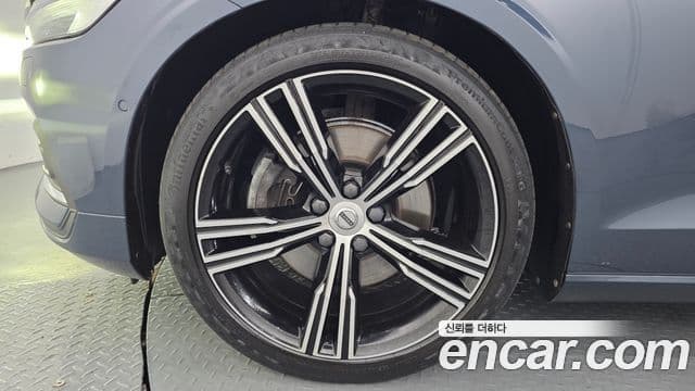 Volvo S60 2021 — Şəkil 5/20