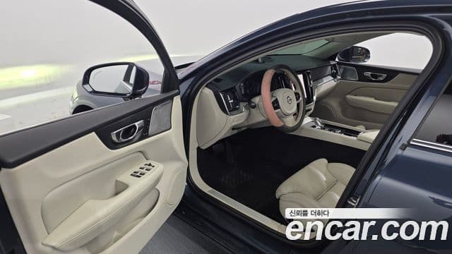 Volvo S60 2021 — Şəkil 10/20