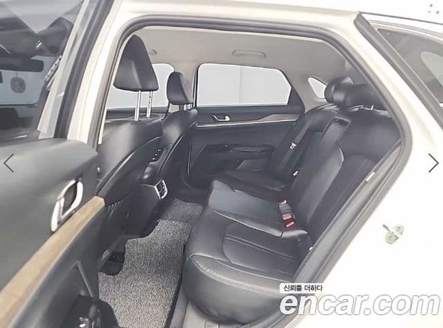 Kia K5 2022 — Şəkil 12/18