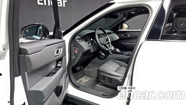 Land Rover Range Rover Velar 2023 — ფოტო 10/20