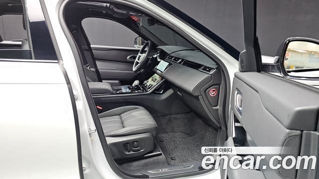 Land Rover Range Rover Velar 2023 — ფოტო 11/20