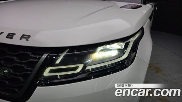 Land Rover Range Rover Velar 2023 — Photo 10/33