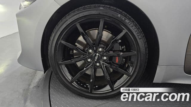 Kia Stinger Meister 2023 — ფოტო 7/20