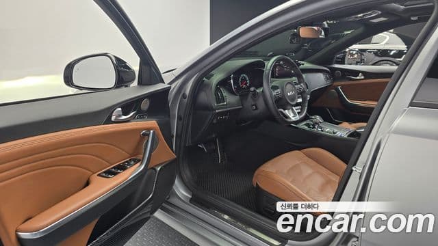 Kia Stinger Meister 2023 — ფოტო 3/20