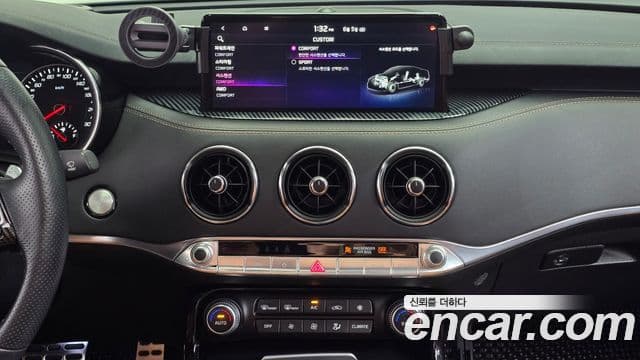 Kia Stinger Meister 2023 — ფოტო 5/20