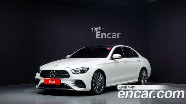 Mercedes-Benz E-Class 2022 — Фото 1/20