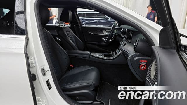 Mercedes-Benz E-Class 2022 — Фото 11/20