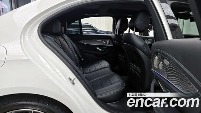Mercedes-Benz E-Class 2022 — Фото 12/20