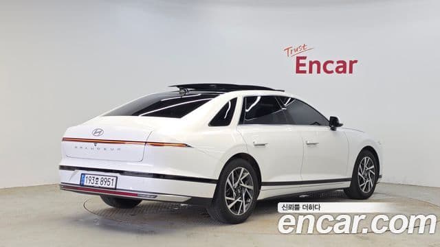 Hyundai Grandeur 2023 — ფოტო 2/20