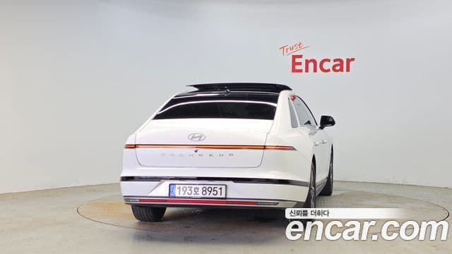 Hyundai Grandeur 2023 — ფოტო 4/20