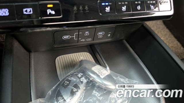 Hyundai Grandeur 2023 — ფოტო 13/20