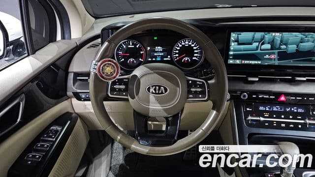Kia Carnival 2020 — ფოტო 12/20