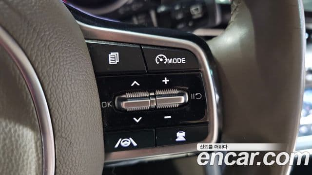 Kia Carnival 2020 — ფოტო 15/20