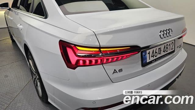 Audi A6 2022 — Photo 30/33