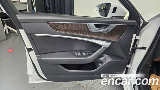 Audi A6 2022 — Photo 7/33